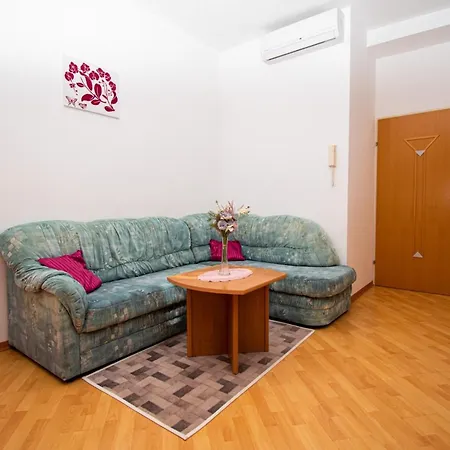 With Parking Space - 21300 * Пореч