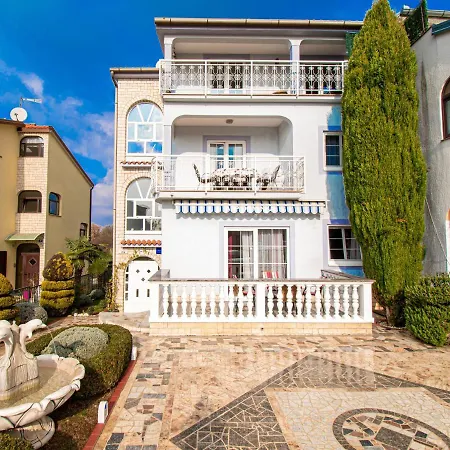 With A Parking Space - 21300 Porec
