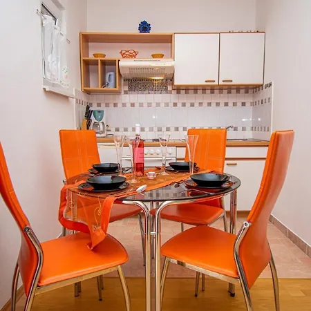With A Parking Space - 21300 Porec