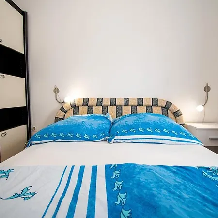 Apartment With A Parking Space - 21300 *