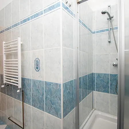 With A Parking Space - 21300 * Porec