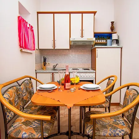 Apartment With A Parking Space - 21300 Porec