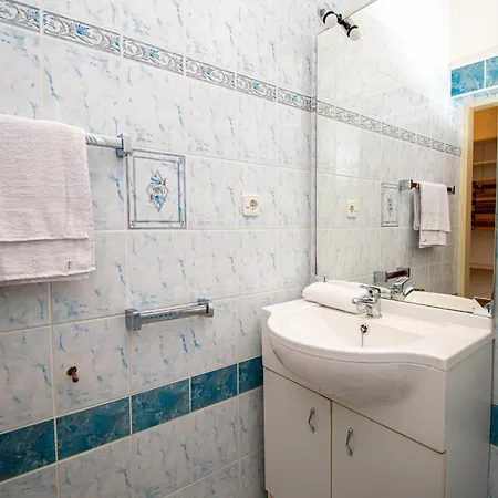 With A Parking Space - 21300 Porec