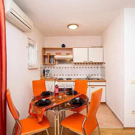 Apartment With A Parking Space - 21300 Porec