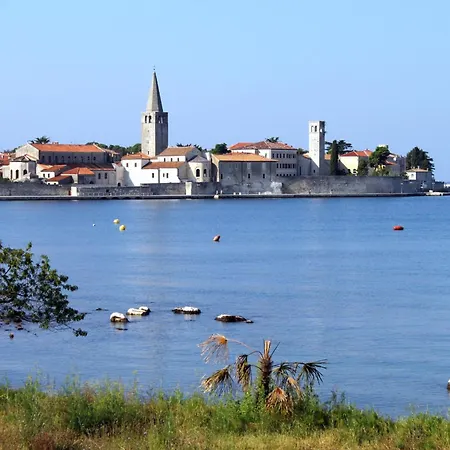 Apartment With Parking Space - 21300 Poreč